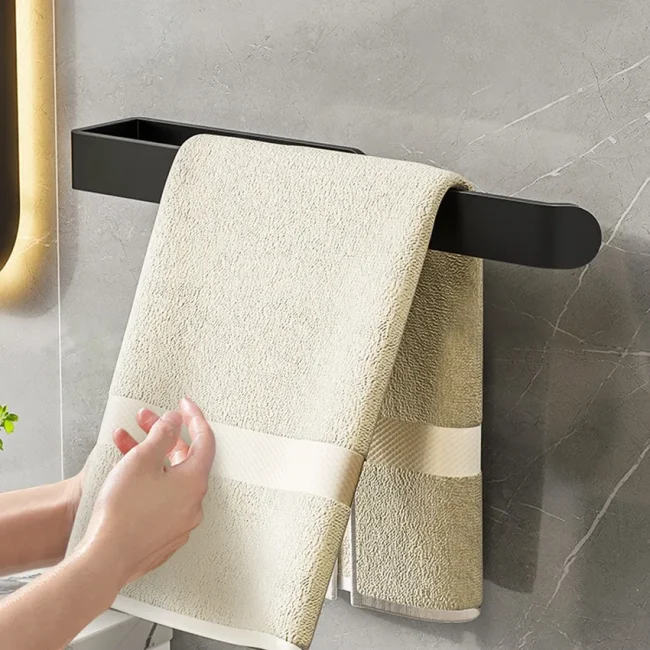 StayPlay Runaway Handdoekenrek – Aluminium Zwart met zelfklevend