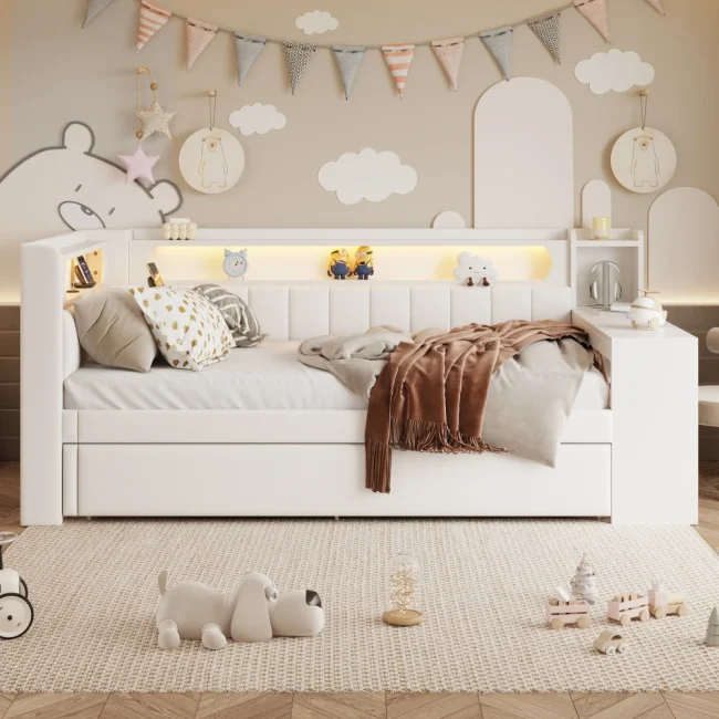 StayPlay Runaway Dagbed met LED-verlichting, USB-oplaadpoort en ingebouwd bureau