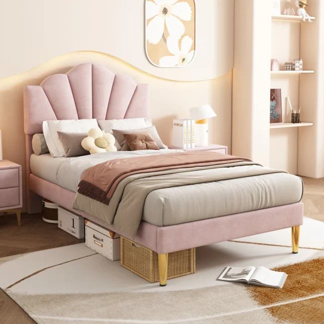 StayPlay Runaway Gestoffeerd Bed – Fluweel met lattenbodem en verstelbare hoogte