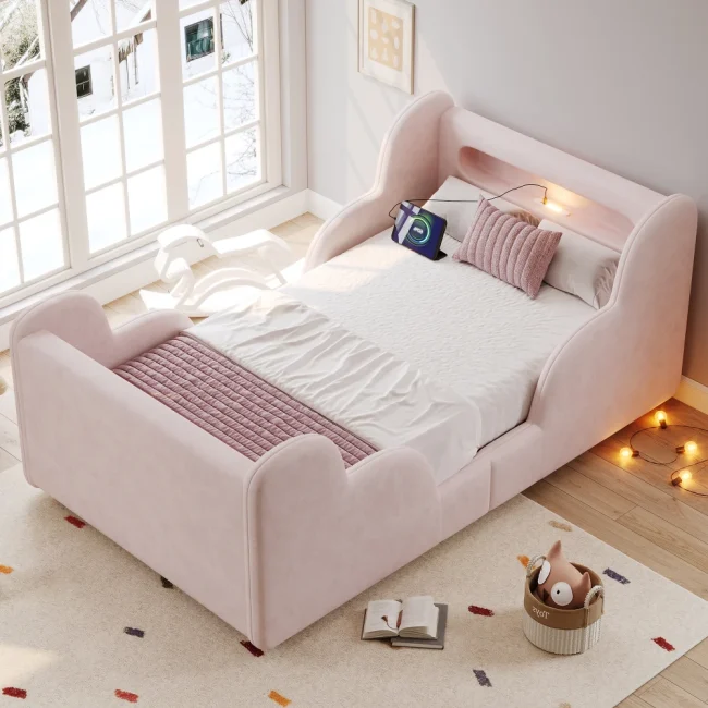 StayPlay Runaway Kinderbedje 90x200cm – Fluweel met USB-oplaadpoort, opbergruimte en veiligheidsrand