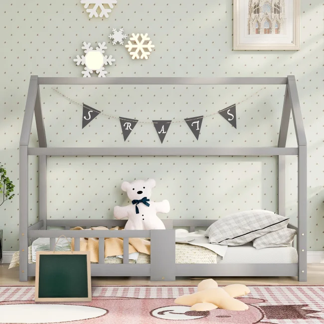 StayPlay Runaway Huisbed 90x200cm – Grenen Grijs met lattenbodem en veiligheidsrand