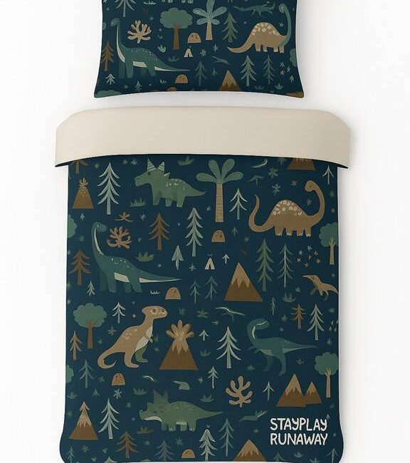 StayPlay Runaway Dino Dekbedovertrek – Stoer en comfortabel voor kleine avonturiers
