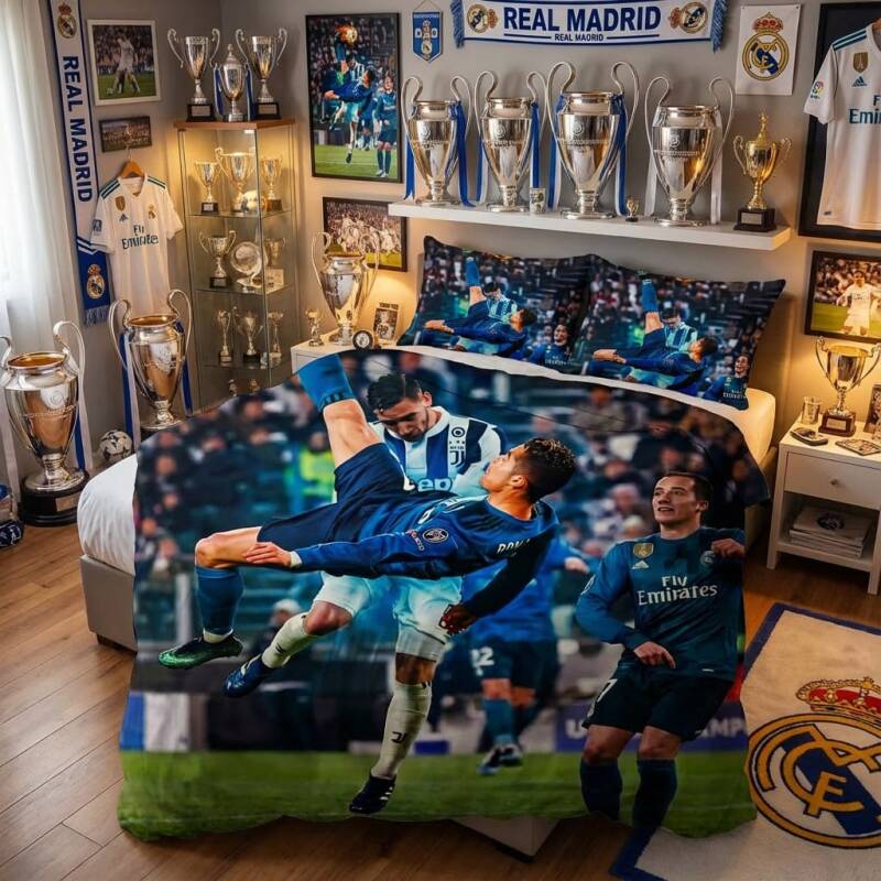 StayPlay Runaway Ronaldo | Dekbedovertrek Inclusief Kussens